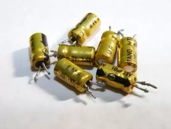 Capacitores en un circuito eléctrico